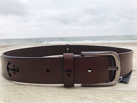 Leather belt with an anchor cut — Brown